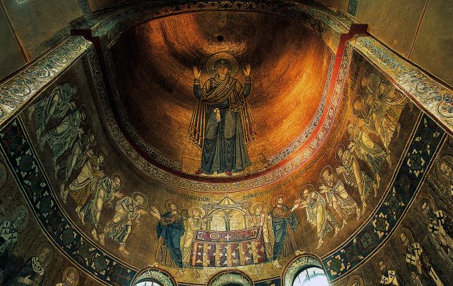 Ученые исследовали микробы на фресках Софии Киевской. Зачем это сделали?