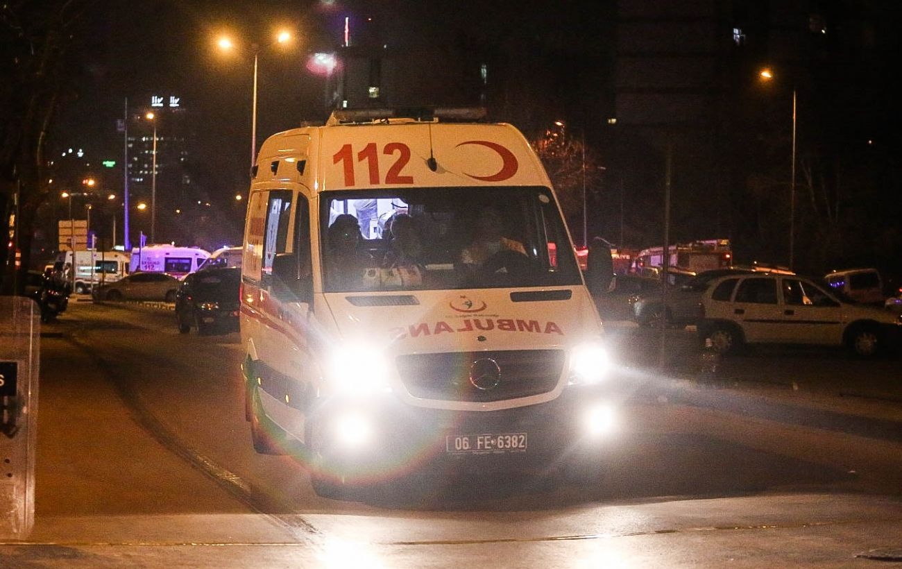 Винищувач F-16 впав на жваве шосе у Туреччині (відео)