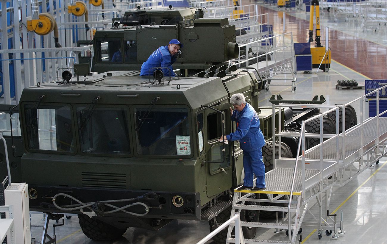 РФ нарощує виробництво танків, дронів та ракет: у ЦПД назвали ключові причини