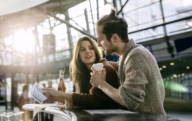 Альфонс чи просто "забудькуватий"? 10 тривожних сигналів, що новий знайомий - банальний халявщик