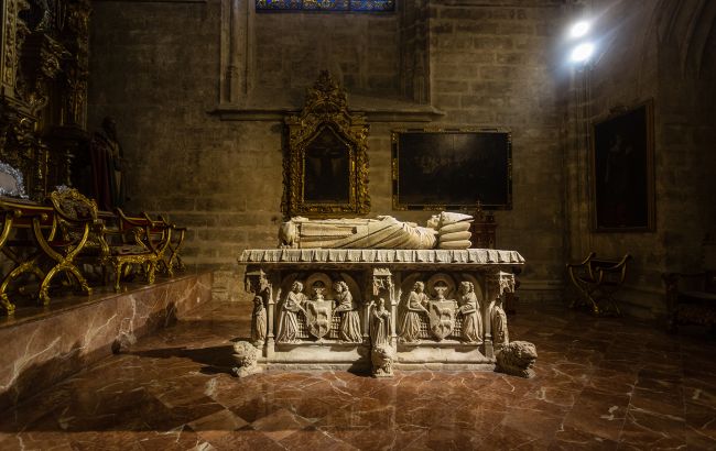 Скифские курганы, славянские очаги и княжеские саркофаги: история погребений в Украине