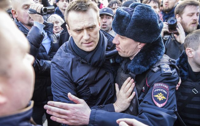 "Людина, яку Путін боїться найбільше". Що відомо про смерть Навального: головне