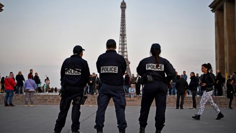 Во Франции стреляли в полицейских. Началась спецоперация по захвату вооруженного