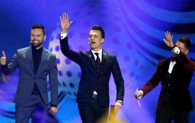 Ведущие Евровидения рассказали о судьбе их костюмов за почти миллион гривен
