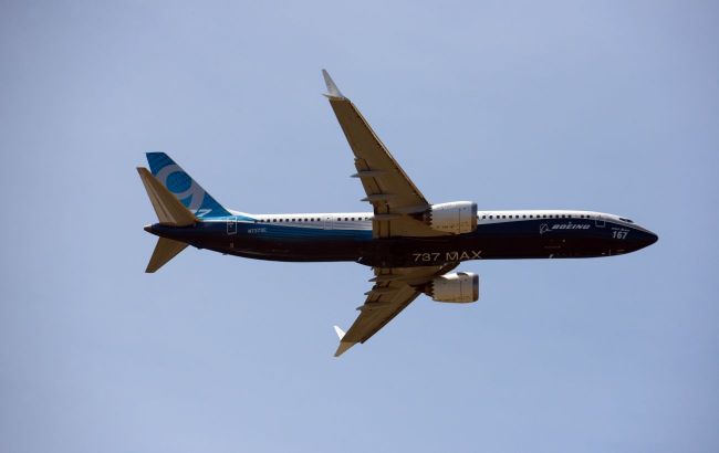 В Boeing 737 Max знайшли незакручений гвинт. Компанія попросила перевірити літаки