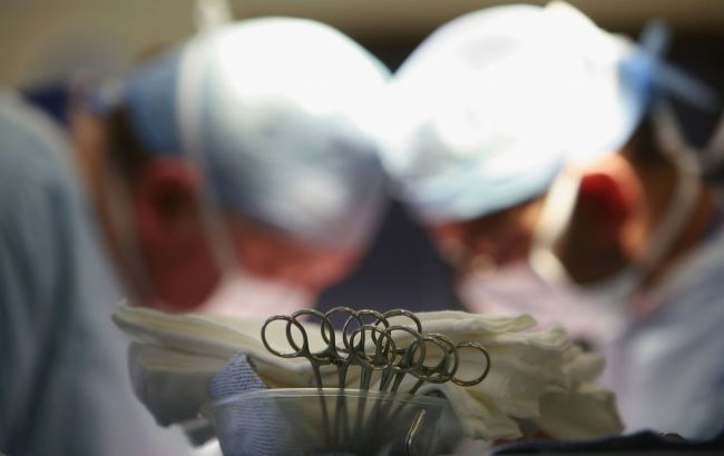 Сделали невозможное: херсонские врачи пришили ребенку почти оторванную руку