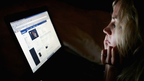 Facebook заблокував сотні акаунтів з Росії, що поширювали фейки про вакцинацію