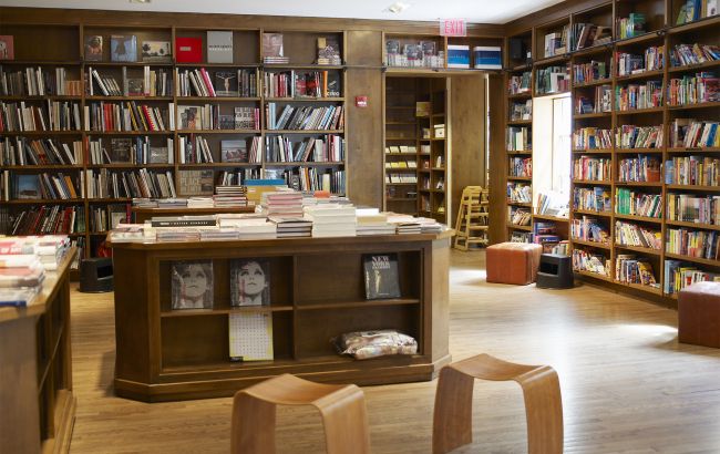 Все украинцы получат по 900 гривен на покупку книг. Президент подписал закон