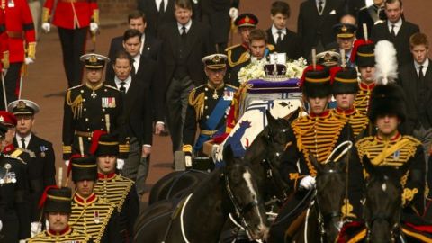 Британия попрощается с принцем Филиппом в субботу. Что нужно знать о церемонии