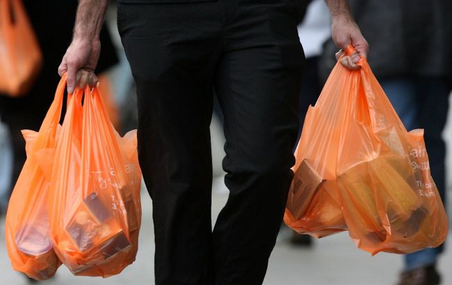 Запрет пакетов в украинских супермаркетах: какой еще пластик и когда попадет под табу