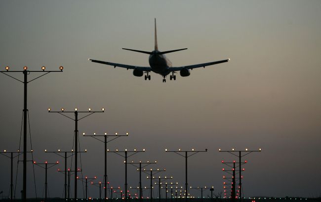 Китай призвал авиакомпании избегать полетов возле Тайваня, - Bloomberg