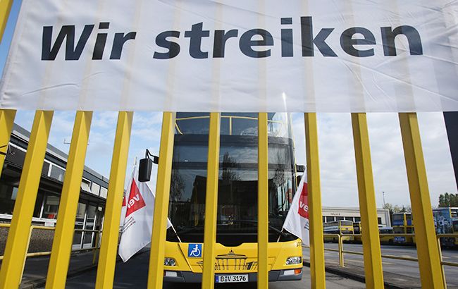 В Берлине митингуют работники общественного транспорта