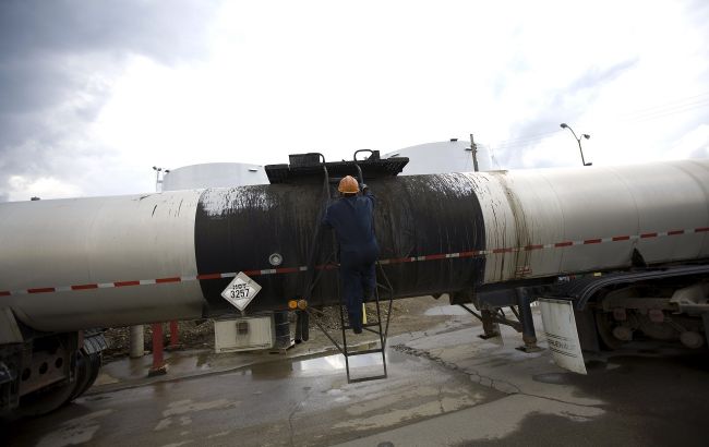 Росія вперше почала експортувати бензин та дизпаливо до Ірану залізницею, - Reuters