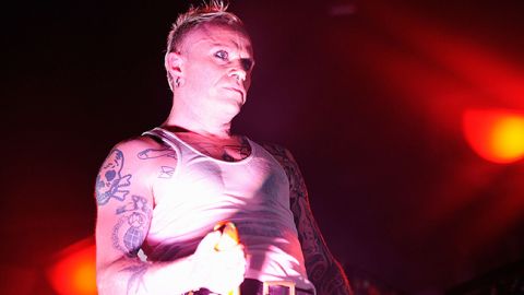 Умер вокалист The Prodigy: причина смерти шокировала фанов