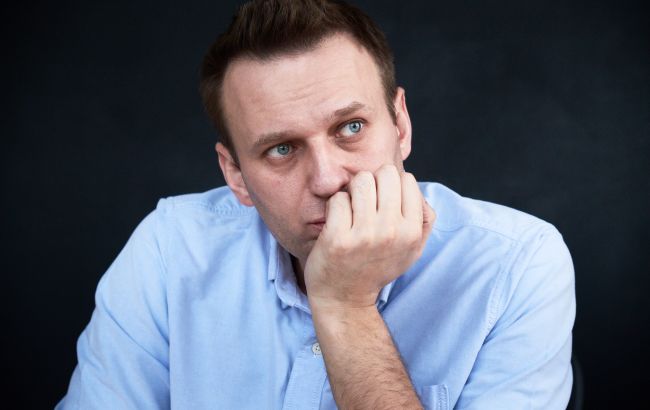 Навальний припиняє голодування