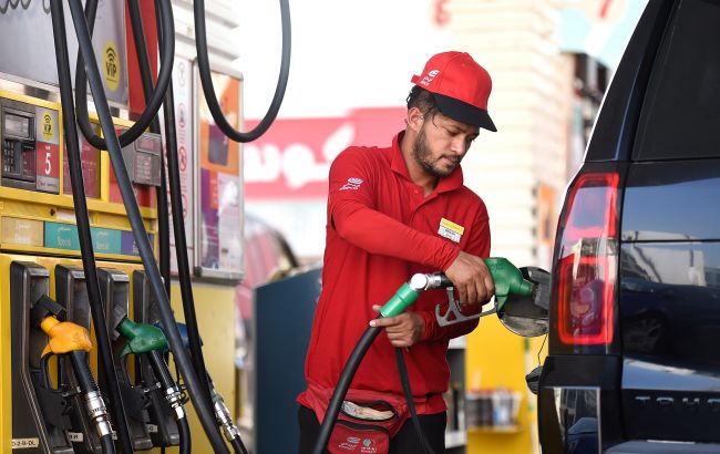 Ціни на бензин ще трохи знизилися: скільки коштує паливо на АЗС
