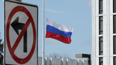 Висланий Україною російський дипломат покинув країну