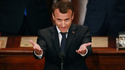 Макрон отказался от президентской пенсии