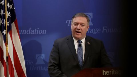 Крым должен вернуться Украине, - Помпео