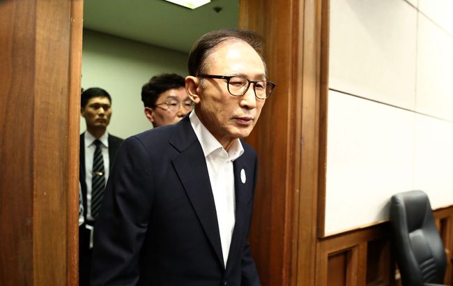 Приговоренного к 15 годам тюрьмы экс-президента Южной Кореи отпустят под залог