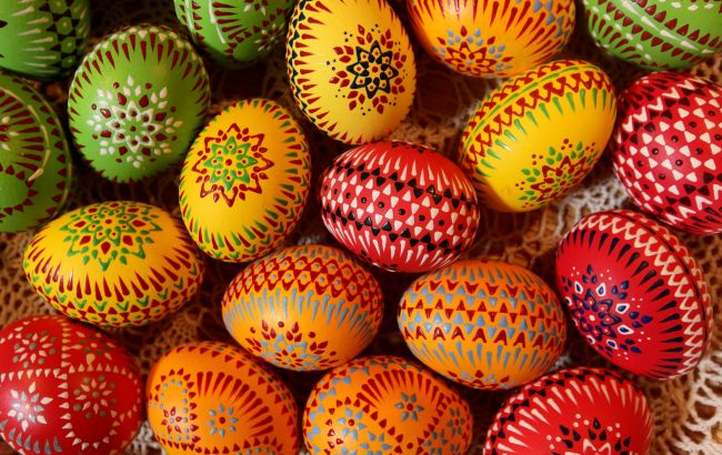 Що означають кольори і символи сакральної української писанки: це повинен знати кожен