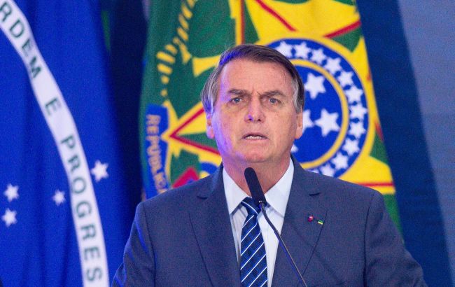 Президента Бразилії Болсонару оштрафували за відсутність маски