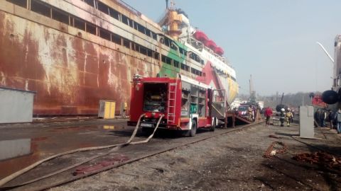 На крупной российской плавбазе произошел взрыв, есть погибшие