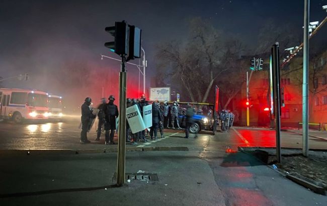 Незважаючи на НП і відставку Кабміну. У Казахстані тривають протести: що відомо