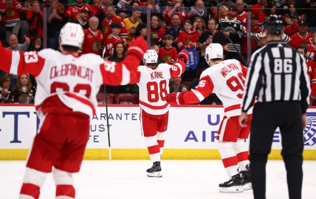 Вингер "Детройта" с победной шайбой в овертайме стал главной звездой вечера НХЛ: видео