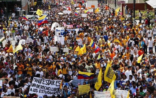 Число загиблих в ході протестів у Венесуелі досягло 56