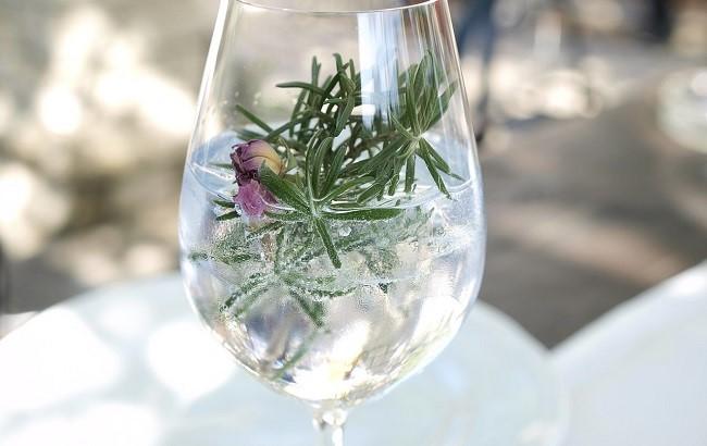 Пили, щоб не захворіти: розкриті лікувальні властивості популярного алкогольного напою