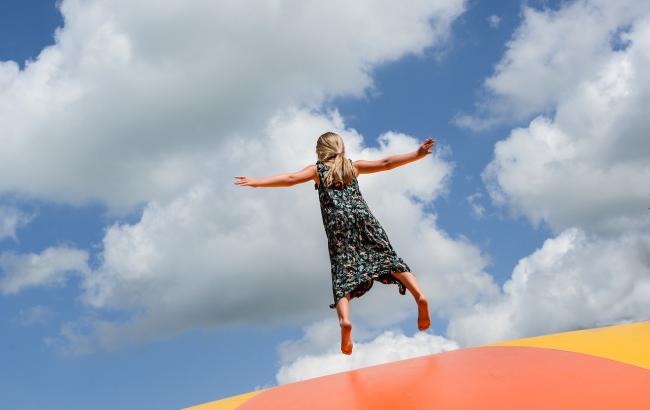 В Мариуполе на аттракционах травмировались двое детей