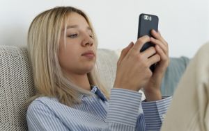 Девушка отказалась от рилсов на 50 дней и рассказала, как изменился мозг