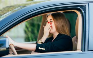 В авто появился запах гари: 5 возможных причин и что делать