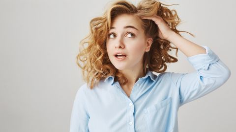 Кухонный лайфхак, который заменит сухой шампунь: секрет объемных волос за секунды