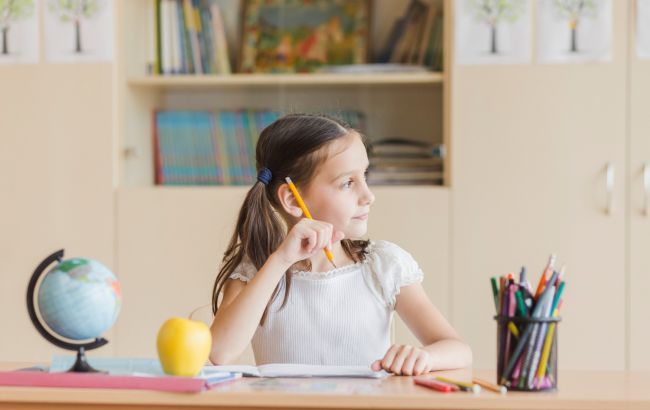 Как организовать рабочее место для школьника, чтобы не нанести вред здоровью