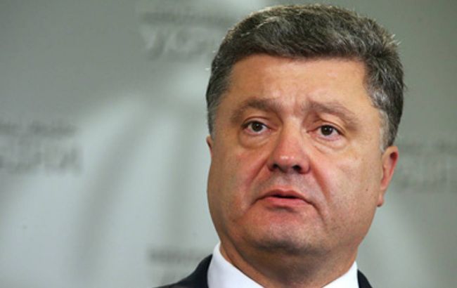 Порошенко: пришло время очистить Украину от символов коммунизма