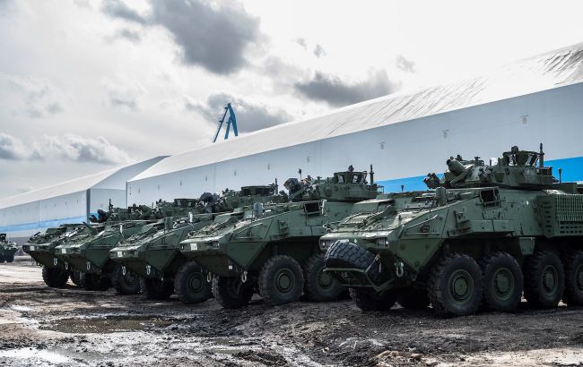 Ближе к границе с РФ. Канада перебросила полторы сотни единиц военной техники