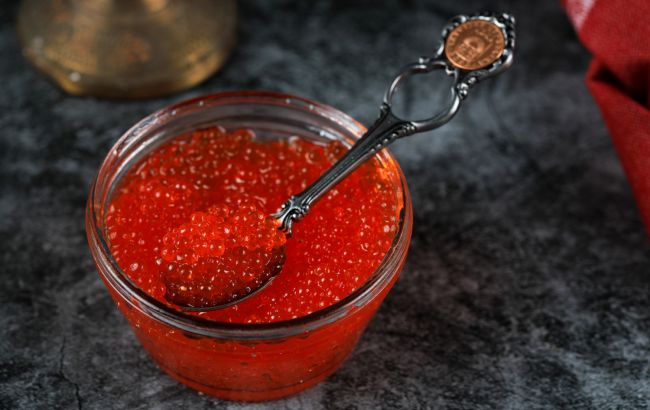 Чи можна заморожувати червону ікру: не всі про це знають