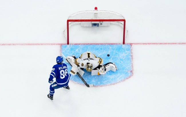 Кубок Стэнли: "Торонто" в третий раз победил "Бостон" и перевел серию в седьмой матч