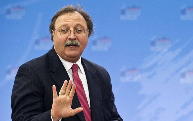 Оппозиция в Грузии приступила к пикетированию парламента