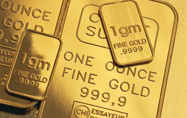 НБУ понизил курс золота до 354,4 тыс. гривен за 10 унций