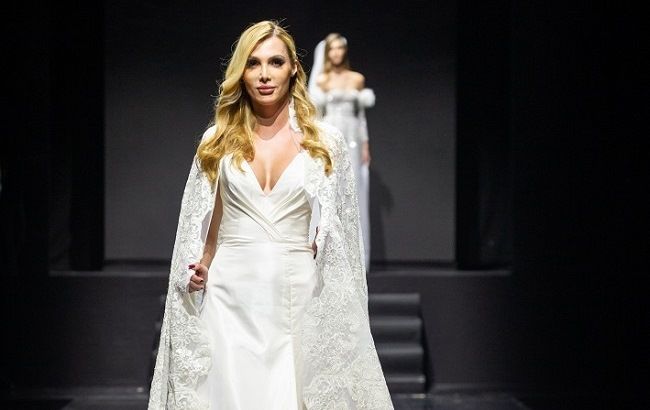 Украинка Анна Гомонова блистала на показах моды от кутюр в Лувре (фото)