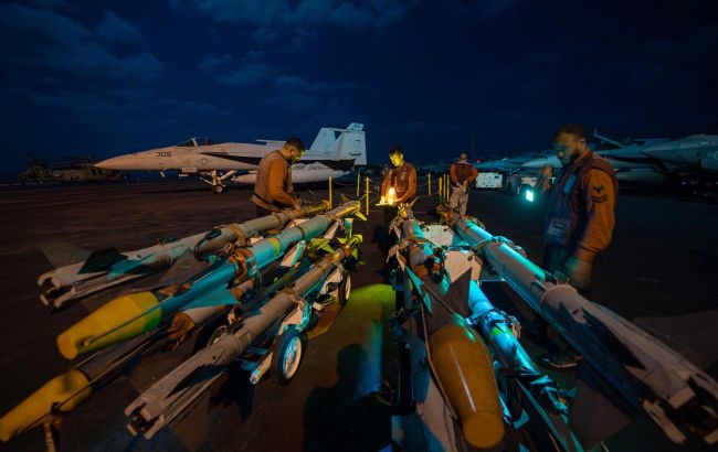 Військові США знищили паливний порт хуситів у Ємені (відео)