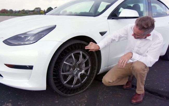 Goodyear тестує Tesla Model 3 з безповітряними шинами