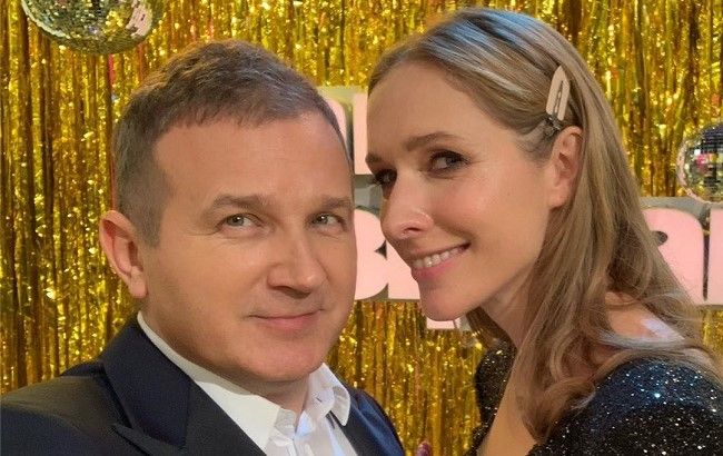 "Суворі хот-доги": Осадча та Горбунов потішили веселим "дорожнім" фото