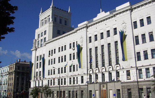 Депутатам Харківської міськради вручили повістки до військкомату прямо на сесії