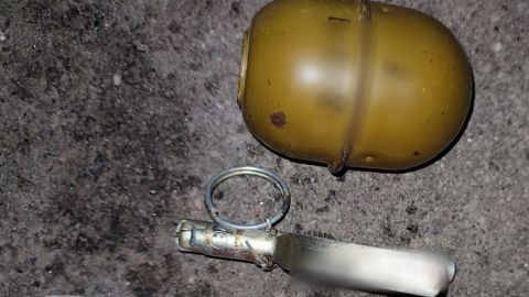 У Києві на вулиці затримали чоловіка з бойовою гранатою