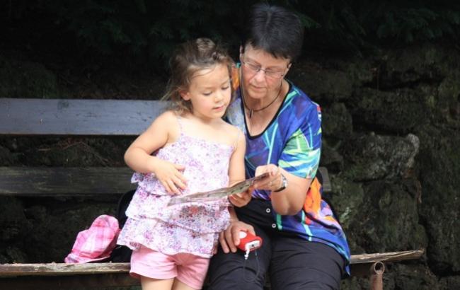 Медики звинуватили бабусь в тому, що вони розкормлюють онуків