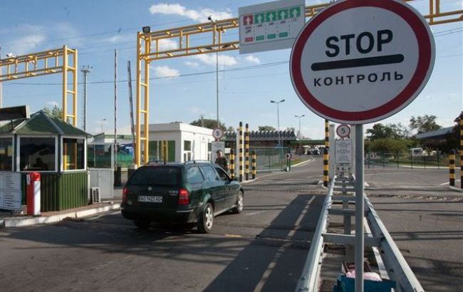 Российские пограничники обстреляли автомобиль, въезжавший из Украины